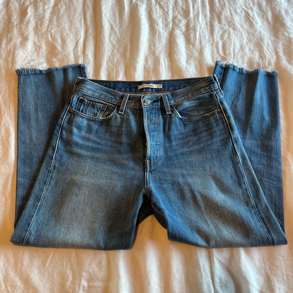 EUC Levi’s Wedgie straight leg jeans - Picture 1 of 6